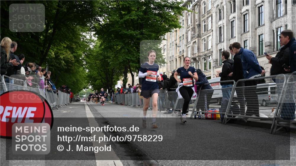 14.06.2026 - REWE Women's Run J. Mangold http://msf.ph/oto/9758229 14.06.2026 10:58:48 Ziel 5595, 5675, 5703, 5986 meine-sportfotos.de