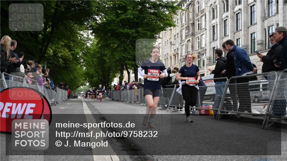 14.06.2026 - REWE Women's Run J. Mangold http://msf.ph/oto/9758232 14.06.2026 10:58:48 Ziel 5595, 5675, 5703, 5986 meine-sportfotos.de