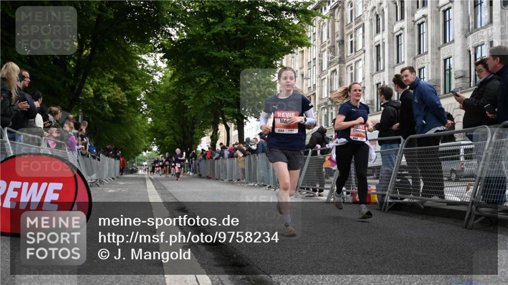 14.06.2026 - REWE Women's Run J. Mangold http://msf.ph/oto/9758234 14.06.2026 10:58:48 Ziel 5595, 5675, 5703, 5986 meine-sportfotos.de