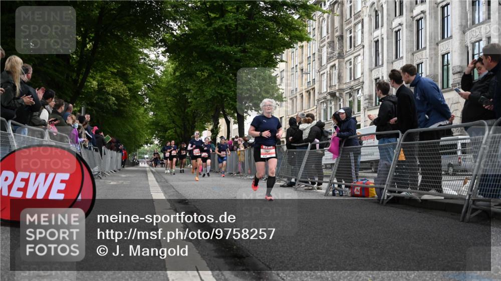 14.06.2026 - REWE Women's Run J. Mangold http://msf.ph/oto/9758257 14.06.2026 10:58:56 Ziel 5095, 5731, 6054, 6056 meine-sportfotos.de