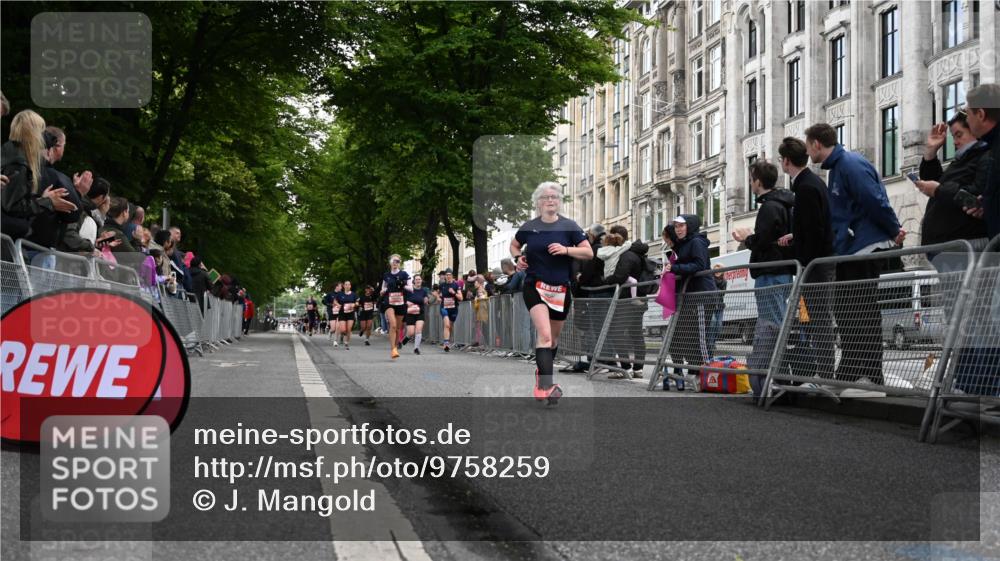 14.06.2026 - REWE Women's Run J. Mangold http://msf.ph/oto/9758259 14.06.2026 10:58:56 Ziel 5095, 5731, 6054, 6056 meine-sportfotos.de