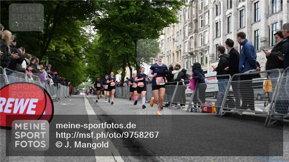 14.06.2026 - REWE Women's Run J. Mangold http://msf.ph/oto/9758267 14.06.2026 10:58:59 Ziel 5095, 5172, 5337, 5635, 5731, 6011, 6020, 6054, 6056 meine-sportfotos.de