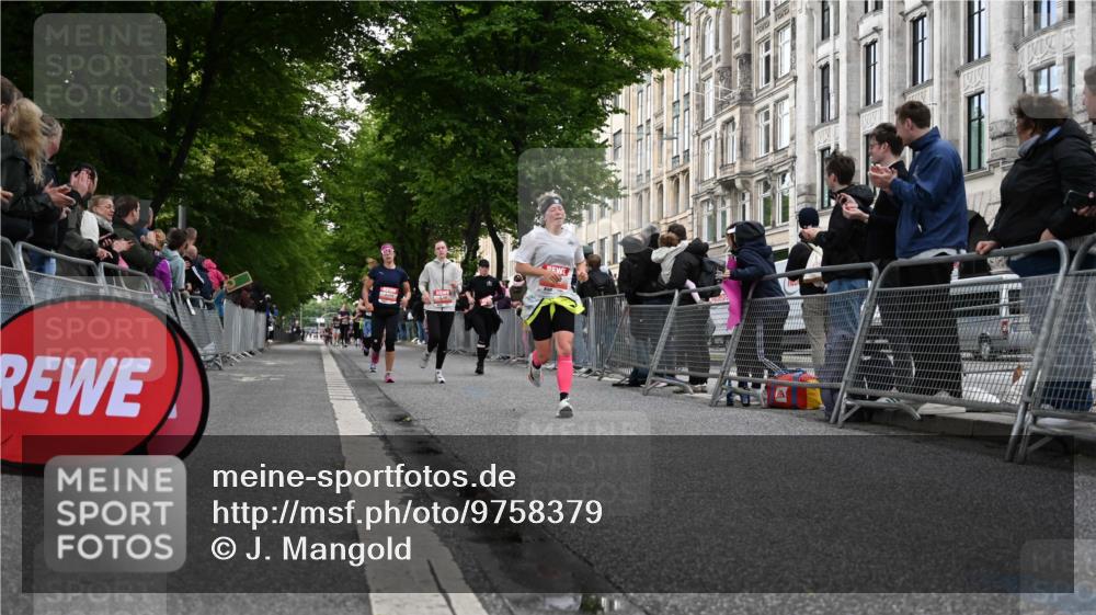 14.06.2026 - REWE Women's Run J. Mangold http://msf.ph/oto/9758379 14.06.2026 10:59:19 Ziel 5117, 5418, 5536, 5560, 5590, 5634, 5642, 6016, 6017 meine-sportfotos.de