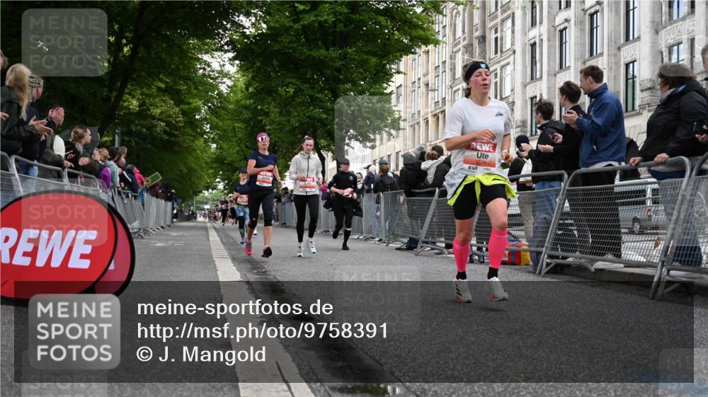 14.06.2026 - REWE Women's Run J. Mangold http://msf.ph/oto/9758391 14.06.2026 10:59:20 Ziel 5117, 5418, 5536, 5560, 5590, 5634, 5642, 6016, 6017 meine-sportfotos.de