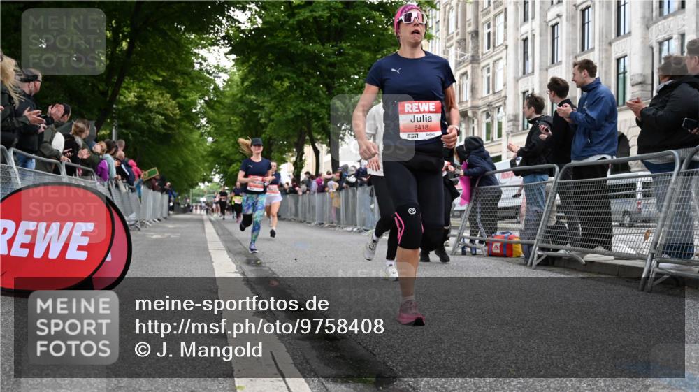 14.06.2026 - REWE Women's Run J. Mangold http://msf.ph/oto/9758408 14.06.2026 10:59:22 Ziel 5117, 5418, 5536, 5560, 5634, 5642, 6016, 6017 meine-sportfotos.de