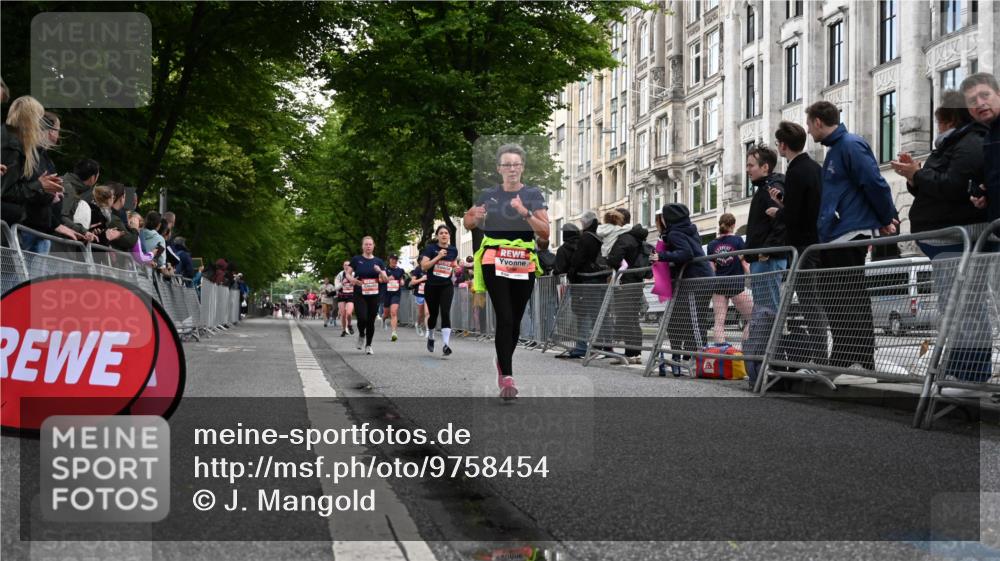 14.06.2026 - REWE Women's Run J. Mangold http://msf.ph/oto/9758454 14.06.2026 10:59:31 Ziel 5139, 5258, 5886, 5928, 6030, 6031 meine-sportfotos.de