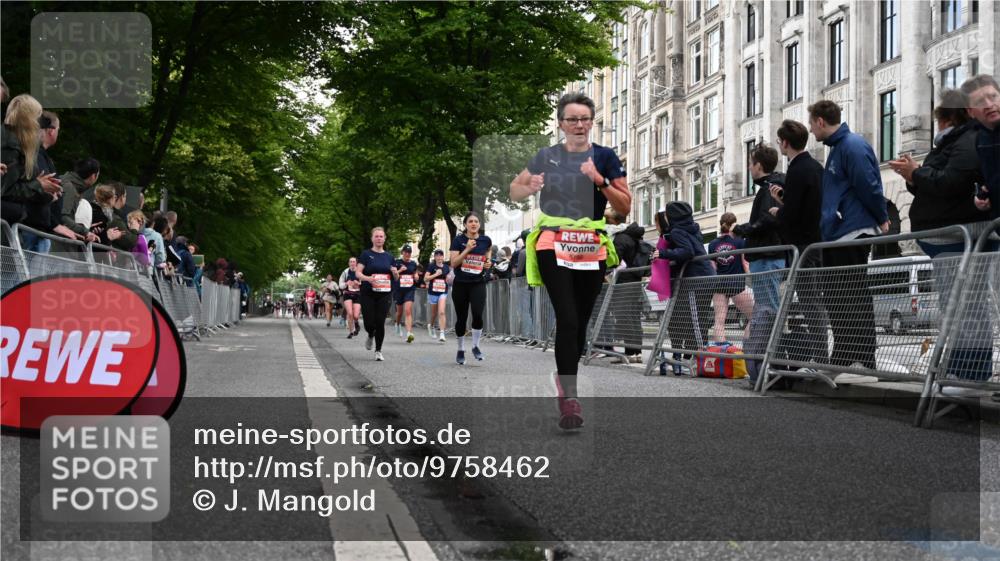 14.06.2026 - REWE Women's Run J. Mangold http://msf.ph/oto/9758462 14.06.2026 10:59:31 Ziel 5139, 5258, 5886, 5928, 6030, 6031 meine-sportfotos.de