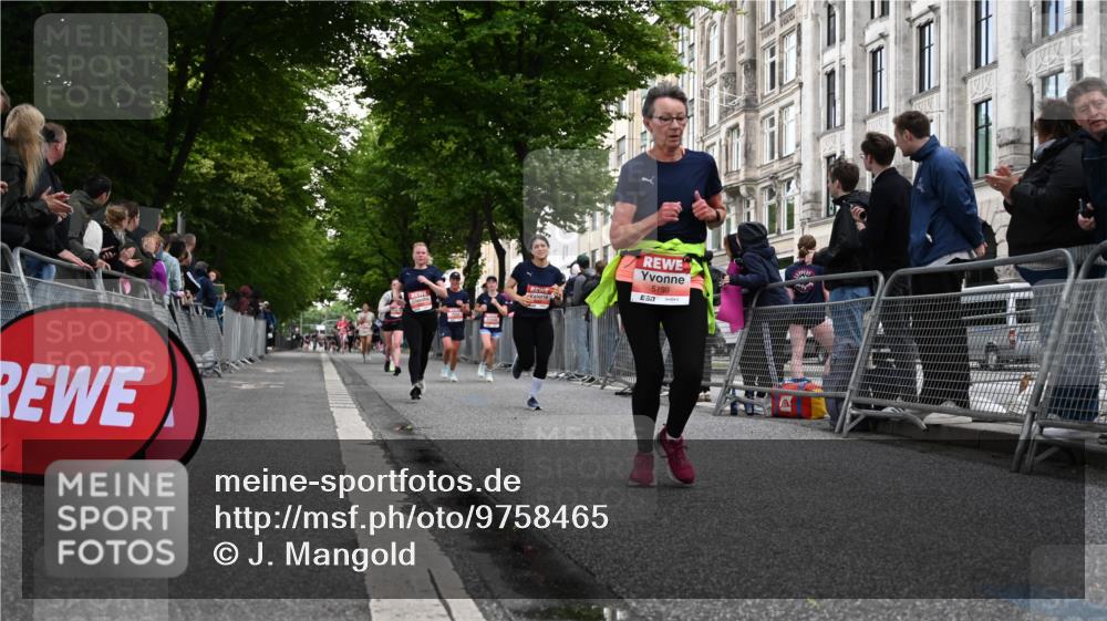 14.06.2026 - REWE Women's Run J. Mangold http://msf.ph/oto/9758465 14.06.2026 10:59:32 Ziel 5094, 5139, 5258, 5886, 5928, 6030, 6031 meine-sportfotos.de