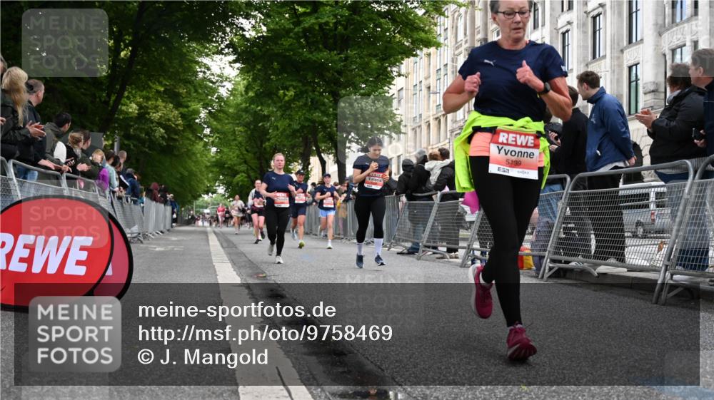 14.06.2026 - REWE Women's Run J. Mangold http://msf.ph/oto/9758469 14.06.2026 10:59:32 Ziel 5094, 5139, 5258, 5886, 5928, 6030, 6031 meine-sportfotos.de
