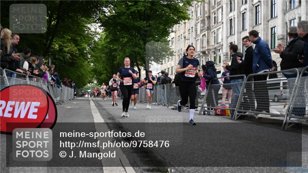 14.06.2026 - REWE Women's Run J. Mangold http://msf.ph/oto/9758476 14.06.2026 10:59:33 Ziel 5094, 5139, 5217, 5258, 5569, 5886, 5928, 6030, 6031 meine-sportfotos.de