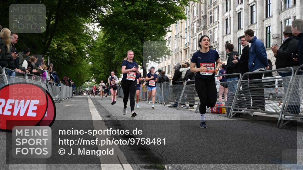 14.06.2026 - REWE Women's Run J. Mangold http://msf.ph/oto/9758481 14.06.2026 10:59:33 Ziel 5094, 5139, 5217, 5258, 5569, 5886, 5928, 6030, 6031 meine-sportfotos.de