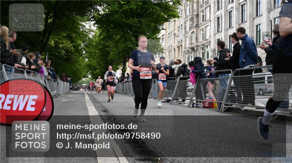 14.06.2026 - REWE Women's Run J. Mangold http://msf.ph/oto/9758490 14.06.2026 10:59:34 Ziel 5094, 5139, 5217, 5258, 5569, 5873, 5886, 6030, 6031 meine-sportfotos.de