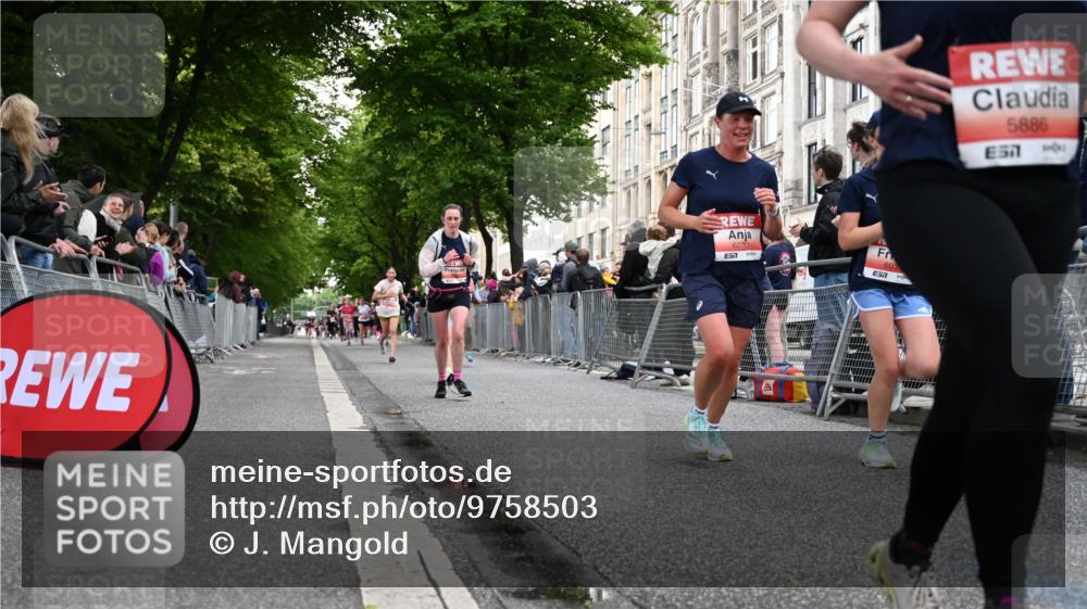 14.06.2026 - REWE Women's Run J. Mangold http://msf.ph/oto/9758503 14.06.2026 10:59:36 Ziel 5094, 5139, 5217, 5258, 5569, 5873, 5886, 6030, 6031 meine-sportfotos.de