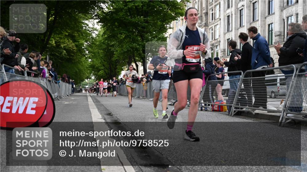 14.06.2026 - REWE Women's Run J. Mangold http://msf.ph/oto/9758525 14.06.2026 10:59:38 Ziel 5094, 5217, 5258, 5569, 5873, 5886, 6030, 6031 meine-sportfotos.de