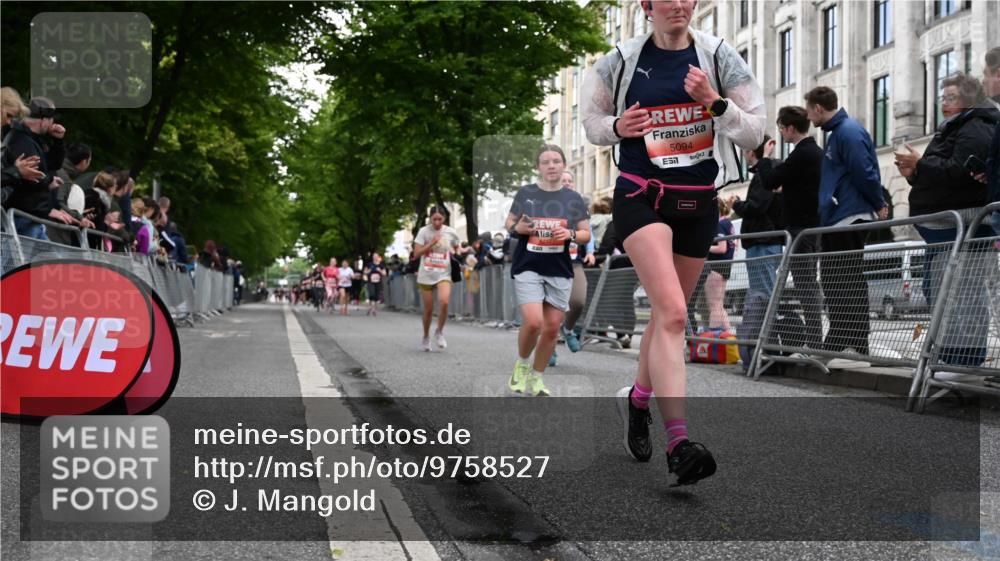 14.06.2026 - REWE Women's Run J. Mangold http://msf.ph/oto/9758527 14.06.2026 10:59:38 Ziel 5094, 5217, 5258, 5569, 5873, 5886, 6030, 6031 meine-sportfotos.de