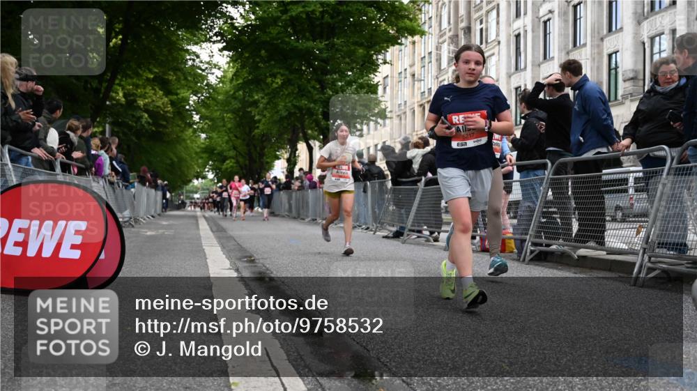 14.06.2026 - REWE Women's Run J. Mangold http://msf.ph/oto/9758532 14.06.2026 10:59:39 Ziel 5094, 5217, 5569, 5873, 5886, 6030, 6031 meine-sportfotos.de