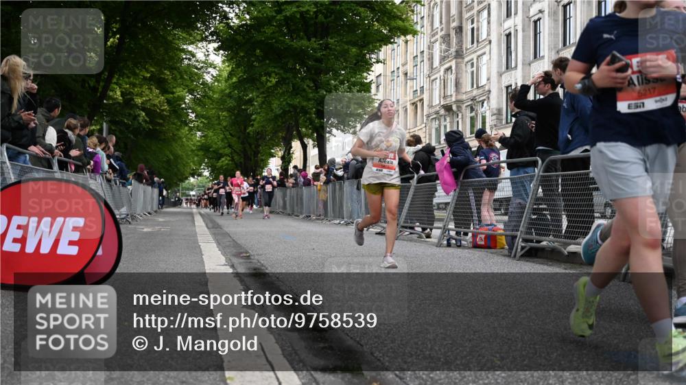 14.06.2026 - REWE Women's Run J. Mangold http://msf.ph/oto/9758539 14.06.2026 10:59:40 Ziel 5094, 5217, 5340, 5569, 5873, 6030, 6031 meine-sportfotos.de