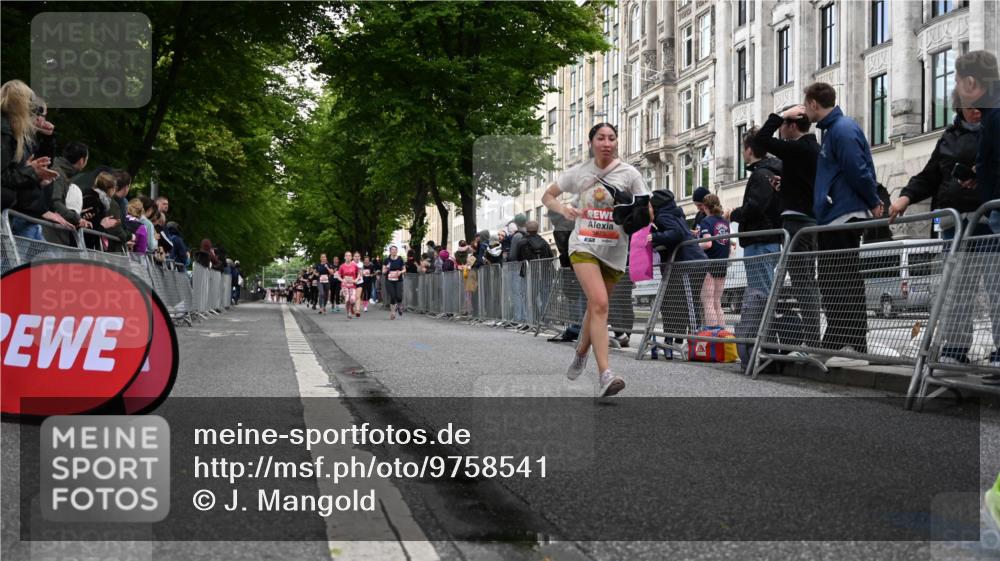14.06.2026 - REWE Women's Run J. Mangold http://msf.ph/oto/9758541 14.06.2026 10:59:40 Ziel 5094, 5217, 5340, 5569, 5873, 6030, 6031 meine-sportfotos.de