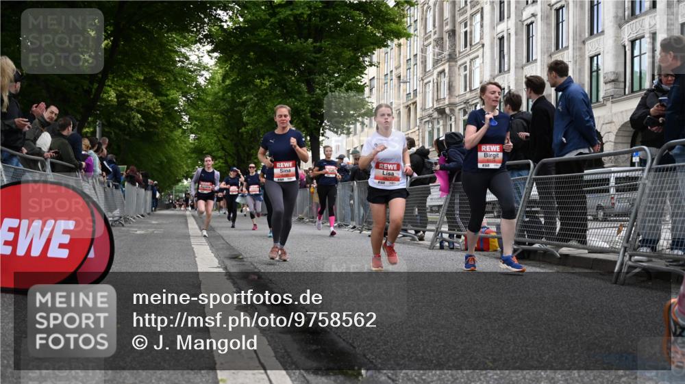 14.06.2026 - REWE Women's Run J. Mangold http://msf.ph/oto/9758562 14.06.2026 10:59:46 Ziel 5101, 5274, 5286, 5340, 5526, 5801, 5821, 5892, 6034, 6035 meine-sportfotos.de