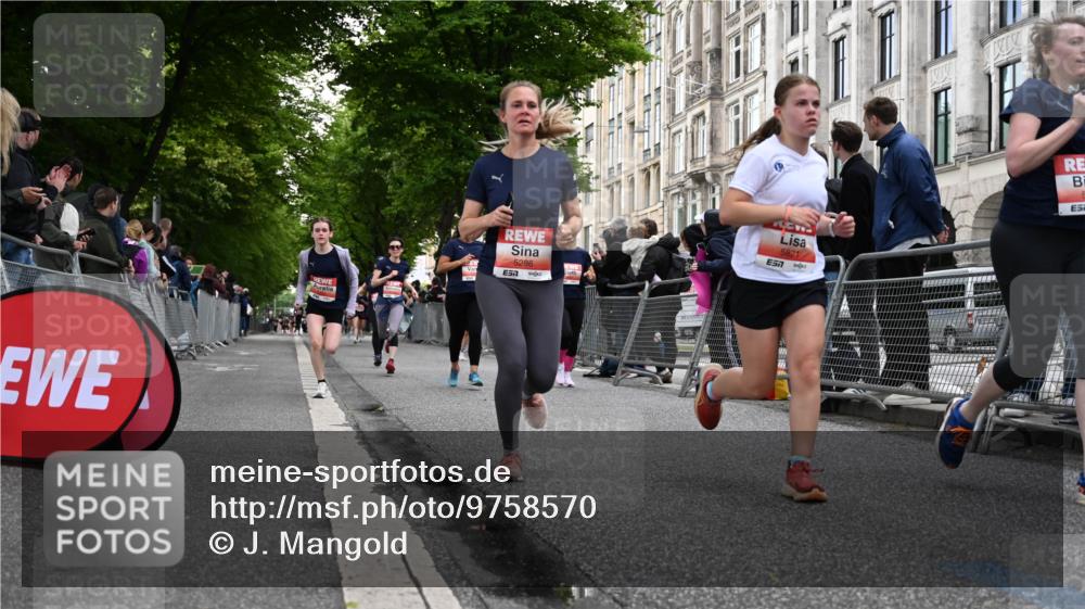 14.06.2026 - REWE Women's Run J. Mangold http://msf.ph/oto/9758570 14.06.2026 10:59:47 Ziel 5101, 5274, 5286, 5340, 5526, 5801, 5821, 5892, 6034, 6035 meine-sportfotos.de
