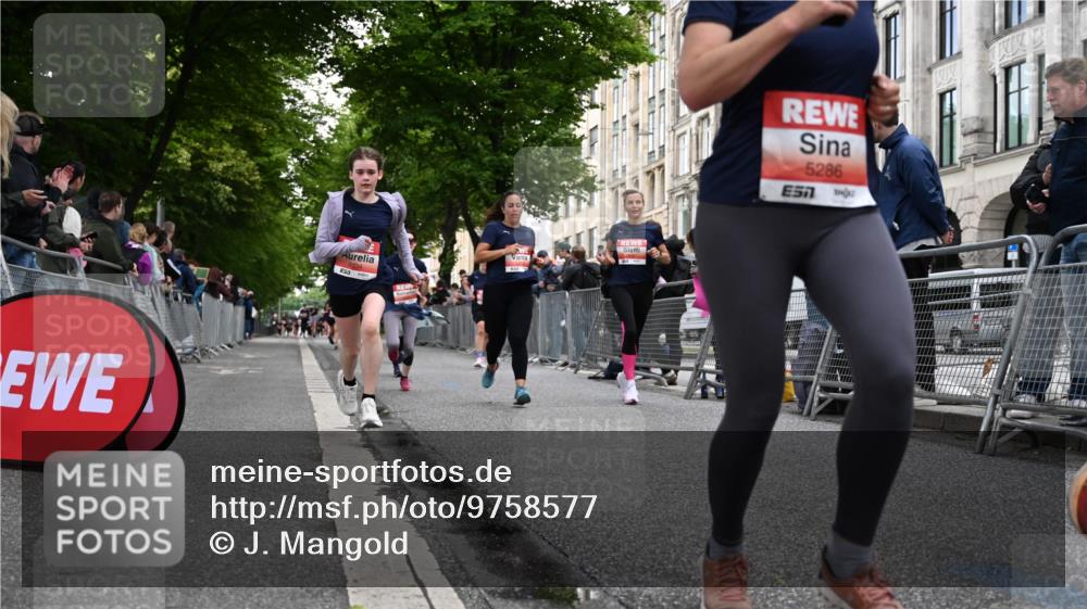 14.06.2026 - REWE Women's Run J. Mangold http://msf.ph/oto/9758577 14.06.2026 10:59:48 Ziel 5101, 5274, 5284, 5286, 5340, 5526, 5801, 5821, 5892, 6034, 6035 meine-sportfotos.de