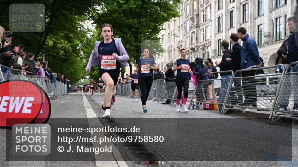 14.06.2026 - REWE Women's Run J. Mangold http://msf.ph/oto/9758580 14.06.2026 10:59:48 Ziel 5101, 5274, 5284, 5286, 5340, 5526, 5801, 5821, 5892, 6034, 6035 meine-sportfotos.de