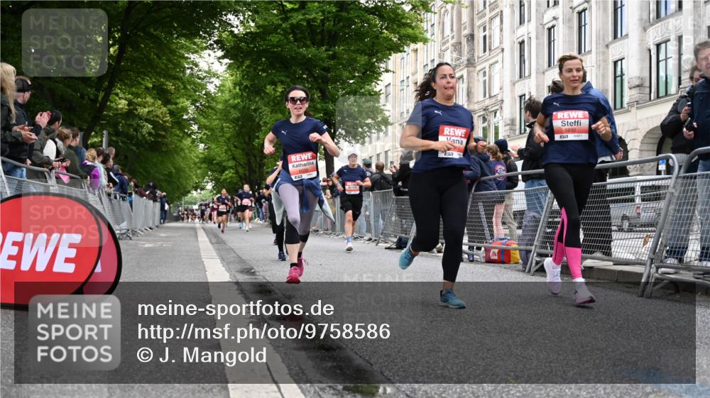 14.06.2026 - REWE Women's Run J. Mangold http://msf.ph/oto/9758586 14.06.2026 10:59:49 Ziel 5101, 5274, 5284, 5286, 5340, 5526, 5801, 5821, 5892, 6034, 6035 meine-sportfotos.de