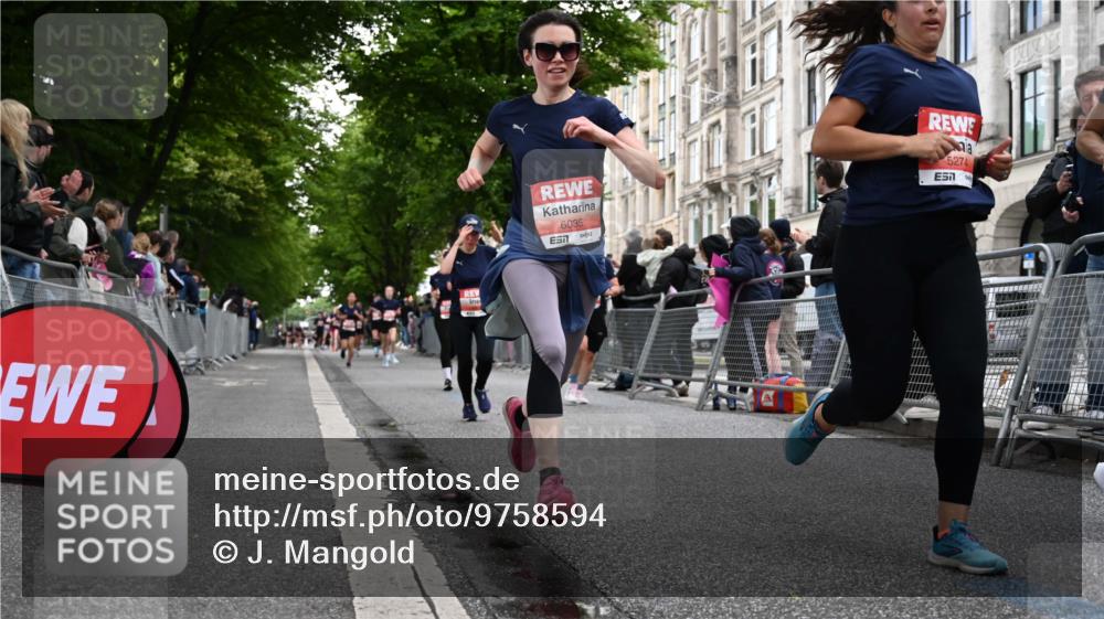 14.06.2026 - REWE Women's Run J. Mangold http://msf.ph/oto/9758594 14.06.2026 10:59:50 Ziel 5101, 5274, 5284, 5286, 5340, 5526, 5792, 5801, 5821, 5892, 5930, 6034, 6035 meine-sportfotos.de