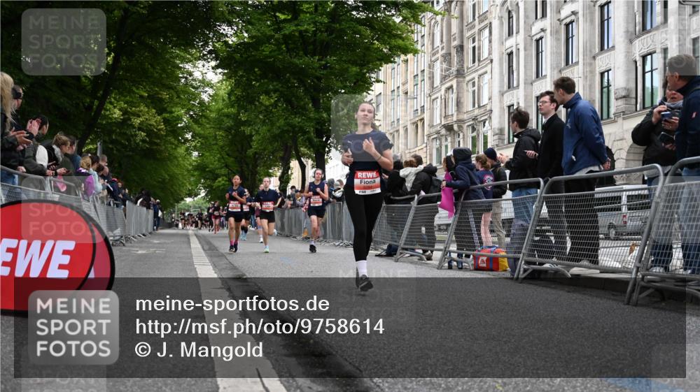 14.06.2026 - REWE Women's Run J. Mangold http://msf.ph/oto/9758614 14.06.2026 10:59:53 Ziel 5101, 5274, 5284, 5792, 5801, 5892, 5930, 5954, 6035 meine-sportfotos.de