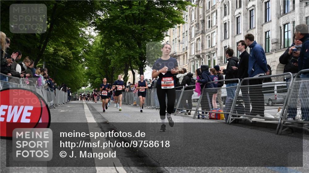 14.06.2026 - REWE Women's Run J. Mangold http://msf.ph/oto/9758618 14.06.2026 10:59:53 Ziel 5101, 5274, 5284, 5792, 5801, 5892, 5930, 5954, 6035 meine-sportfotos.de