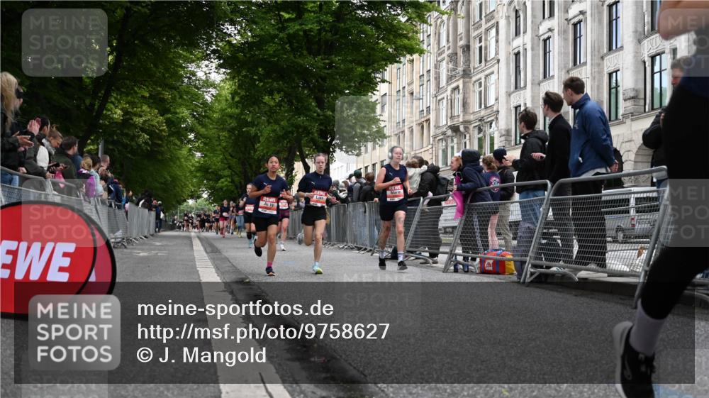 14.06.2026 - REWE Women's Run J. Mangold http://msf.ph/oto/9758627 14.06.2026 10:59:55 Ziel 5101, 5233, 5284, 5322, 5792, 5801, 5930, 5954 meine-sportfotos.de