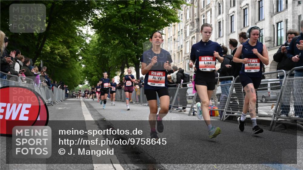 14.06.2026 - REWE Women's Run J. Mangold http://msf.ph/oto/9758645 14.06.2026 10:59:56 Ziel 5101, 5233, 5284, 5322, 5792, 5801, 5930, 5954 meine-sportfotos.de