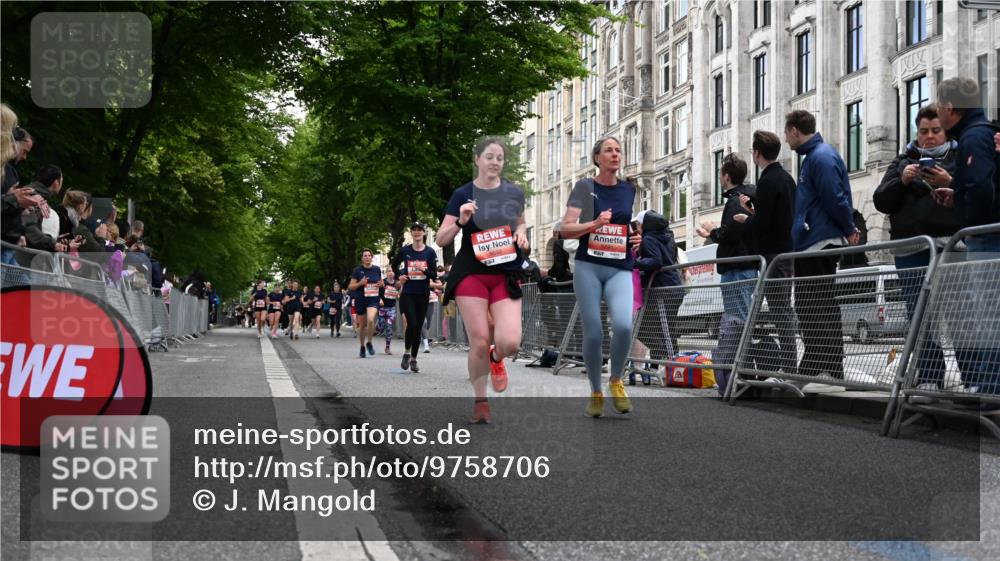 14.06.2026 - REWE Women's Run J. Mangold http://msf.ph/oto/9758706 14.06.2026 11:00:04 Ziel 5143, 5233, 5322, 5403, 5415, 5691, 5692, 5782, 5929, 6019, 6040 meine-sportfotos.de