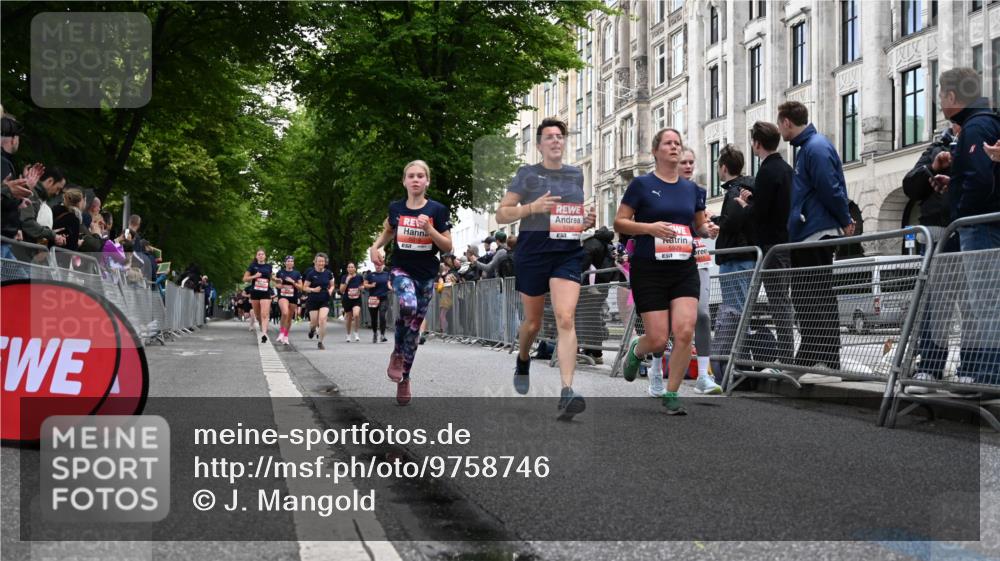 14.06.2026 - REWE Women's Run J. Mangold http://msf.ph/oto/9758746 14.06.2026 11:00:08 Ziel 5001, 5002, 5003, 5004, 5050, 5147, 5403, 5415, 5691, 5692, 5719, 5782, 5929, 6019, 6040 meine-sportfotos.de