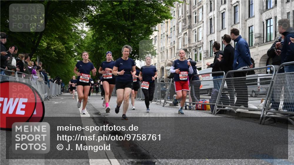 14.06.2026 - REWE Women's Run J. Mangold http://msf.ph/oto/9758761 14.06.2026 11:00:12 Ziel 5001, 5002, 5003, 5004, 5050, 5147, 5415, 5432, 5719, 5782, 5883, 5929, 6019 meine-sportfotos.de