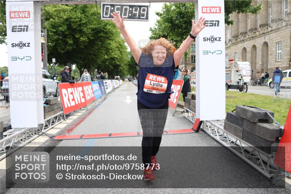 14.06.2026 - REWE Women's Run Strokosch-Dieckow http://msf.ph/oto/9758773 14.06.2026 11:21:18 Ziel 5654 meine-sportfotos.de
