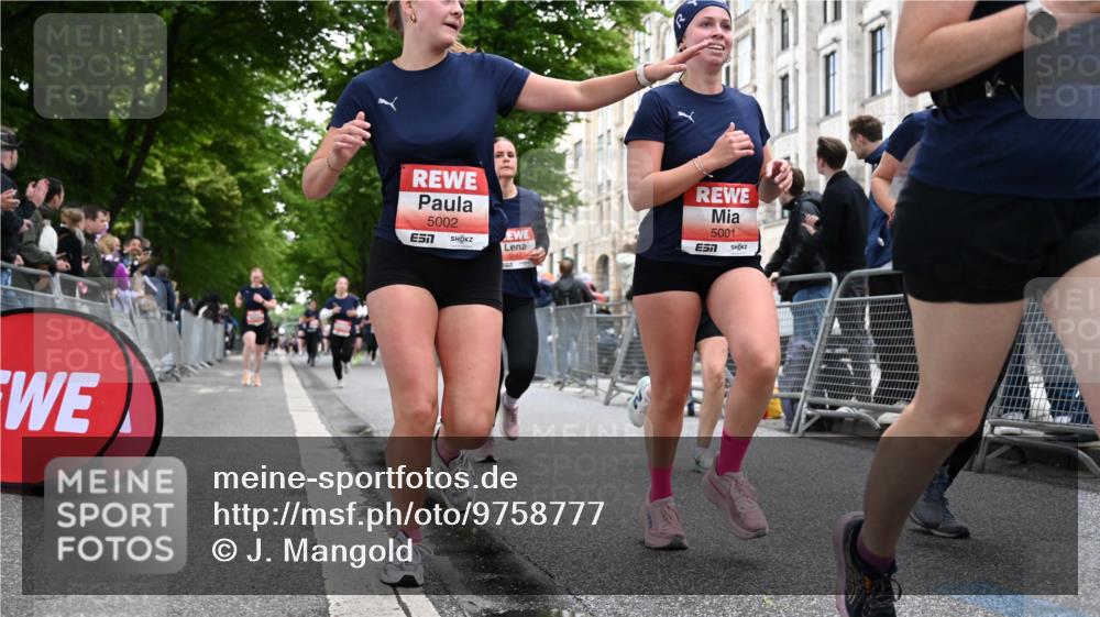14.06.2026 - REWE Women's Run J. Mangold http://msf.ph/oto/9758777 14.06.2026 11:00:14 Ziel 5001, 5002, 5003, 5004, 5050, 5147, 5432, 5665, 5719, 5883 meine-sportfotos.de