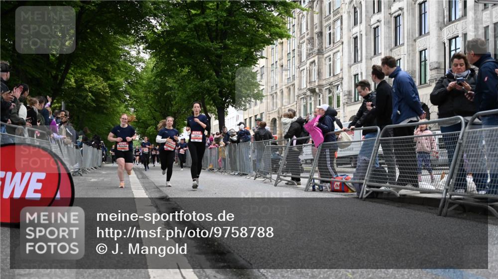 14.06.2026 - REWE Women's Run J. Mangold http://msf.ph/oto/9758788 14.06.2026 11:00:15 Ziel 5001, 5002, 5003, 5004, 5050, 5147, 5432, 5665, 5719, 5883 meine-sportfotos.de