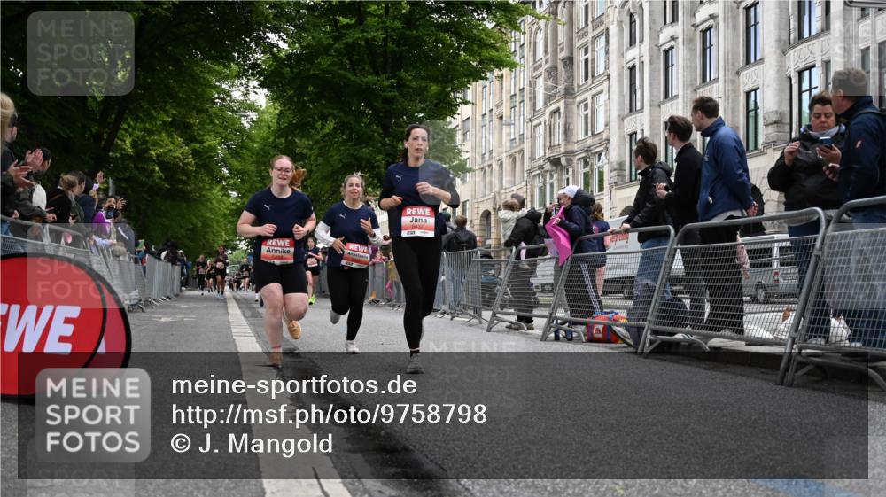14.06.2026 - REWE Women's Run J. Mangold http://msf.ph/oto/9758798 14.06.2026 11:00:17 Ziel 5001, 5002, 5003, 5004, 5050, 5147, 5432, 5435, 5665, 5716, 5719, 5883 meine-sportfotos.de