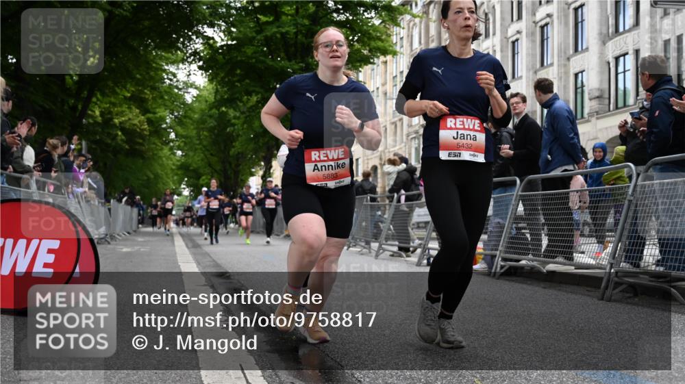14.06.2026 - REWE Women's Run J. Mangold http://msf.ph/oto/9758817 14.06.2026 11:00:18 Ziel 5003, 5050, 5147, 5432, 5435, 5440, 5453, 5665, 5716, 5883 meine-sportfotos.de