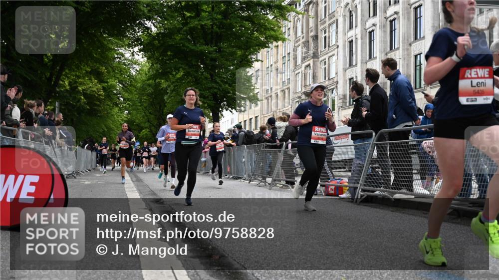 14.06.2026 - REWE Women's Run J. Mangold http://msf.ph/oto/9758828 14.06.2026 11:00:22 Ziel 5432, 5435, 5440, 5453, 5486, 5665, 5716, 5764, 5883, 5894 meine-sportfotos.de