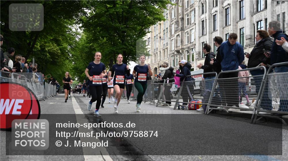 14.06.2026 - REWE Women's Run J. Mangold http://msf.ph/oto/9758874 14.06.2026 11:00:29 Ziel 5193, 5328, 5486, 5547, 5548, 5764, 5861, 5894, 6018, 6055, 6061 meine-sportfotos.de