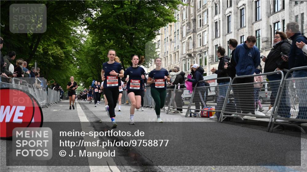 14.06.2026 - REWE Women's Run J. Mangold http://msf.ph/oto/9758877 14.06.2026 11:00:29 Ziel 5193, 5328, 5486, 5547, 5548, 5764, 5861, 5894, 6018, 6055, 6061 meine-sportfotos.de