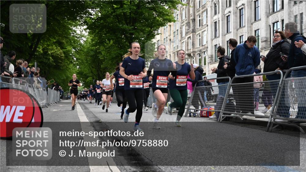 14.06.2026 - REWE Women's Run J. Mangold http://msf.ph/oto/9758880 14.06.2026 11:00:29 Ziel 5193, 5328, 5486, 5547, 5548, 5764, 5861, 5894, 6018, 6055, 6061 meine-sportfotos.de