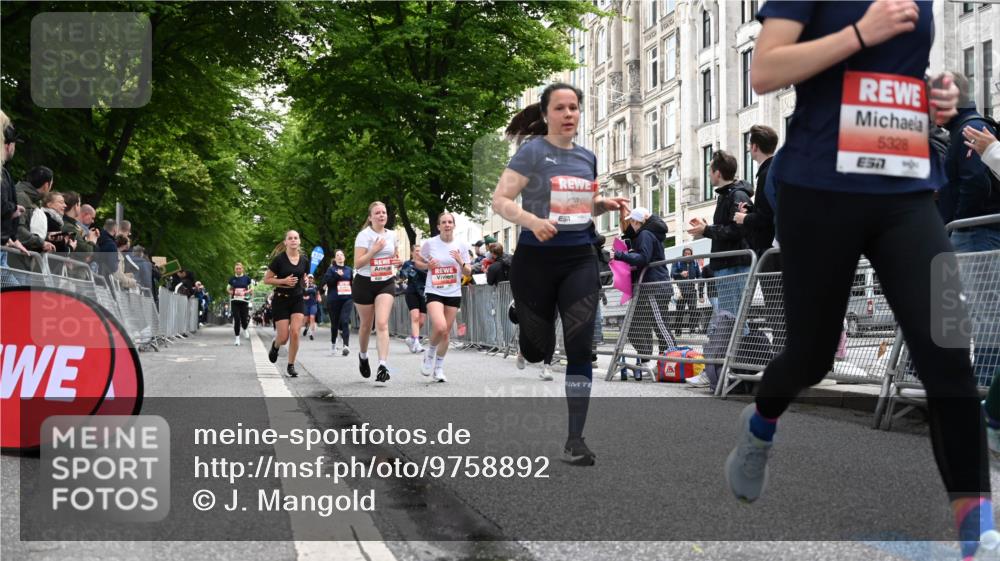14.06.2026 - REWE Women's Run J. Mangold http://msf.ph/oto/9758892 14.06.2026 11:00:31 Ziel 5054, 5193, 5242, 5328, 5341, 5532, 5547, 5548, 5764, 5861, 6018, 6055, 6061 meine-sportfotos.de