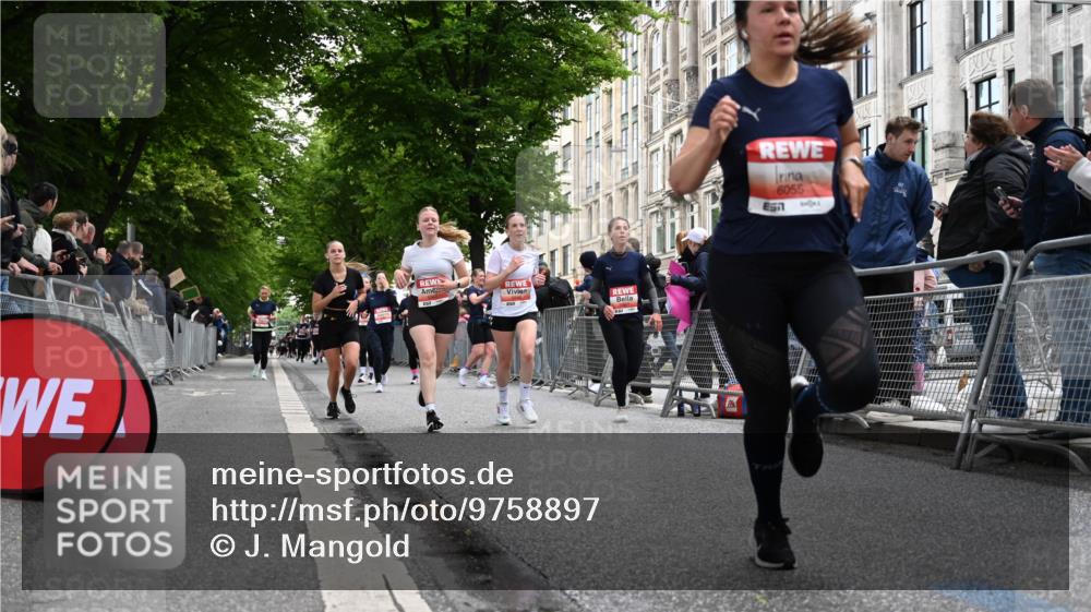 14.06.2026 - REWE Women's Run J. Mangold http://msf.ph/oto/9758897 14.06.2026 11:00:31 Ziel 5054, 5193, 5242, 5328, 5341, 5532, 5547, 5548, 5764, 5861, 6018, 6055, 6061 meine-sportfotos.de