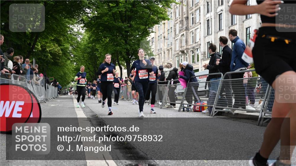 14.06.2026 - REWE Women's Run J. Mangold http://msf.ph/oto/9758932 14.06.2026 11:00:34 Ziel 5054, 5055, 5242, 5328, 5341, 5532, 5547, 5548, 5767, 5861, 6018, 6055, 6061 meine-sportfotos.de