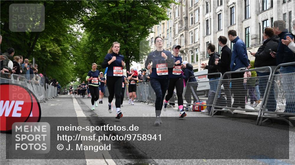 14.06.2026 - REWE Women's Run J. Mangold http://msf.ph/oto/9758941 14.06.2026 11:00:35 Ziel 5025, 5054, 5055, 5242, 5341, 5532, 5547, 5548, 5767, 5861, 6018 meine-sportfotos.de