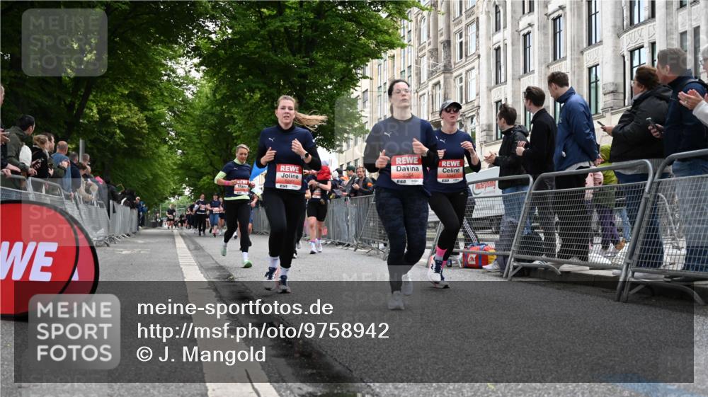 14.06.2026 - REWE Women's Run J. Mangold http://msf.ph/oto/9758942 14.06.2026 11:00:35 Ziel 5025, 5054, 5055, 5242, 5341, 5532, 5547, 5548, 5767, 5861, 6018 meine-sportfotos.de