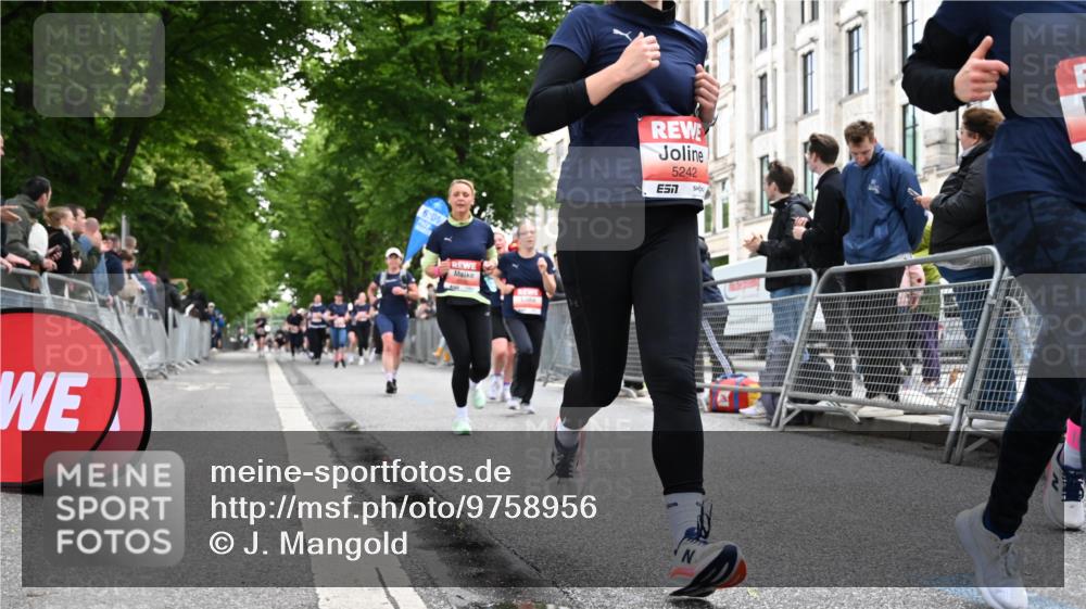 14.06.2026 - REWE Women's Run J. Mangold http://msf.ph/oto/9758956 14.06.2026 11:00:36 Ziel 5025, 5054, 5055, 5242, 5341, 5532, 5547, 5548, 5767, 5861, 5941, 6018 meine-sportfotos.de